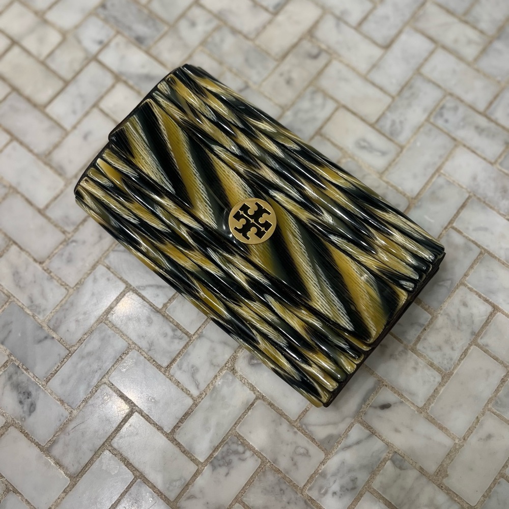 Authentic Tory burch tortoise clutch!